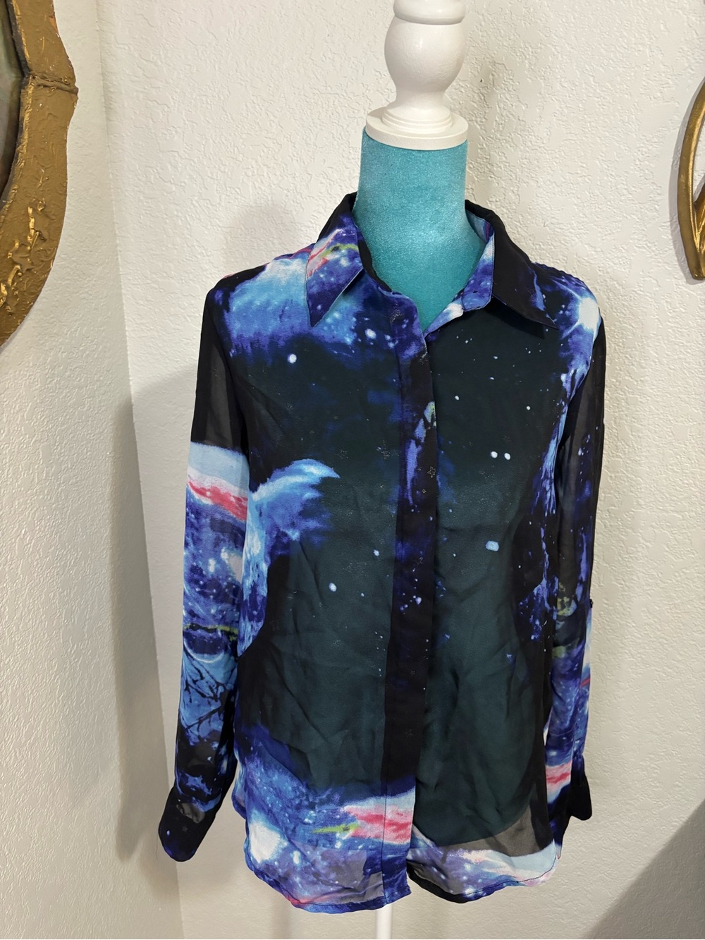 Truth NYC Whimsical Galaxy Tulip Hem Blouse M - Picture 1 of 9